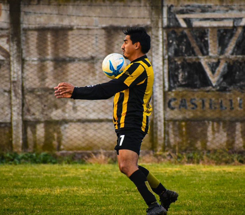 elnacional_ta's tweet photo. Se escribe Otreras, se pronuncia FÚTBOL... https://t.co/bVGlyrcWKw
