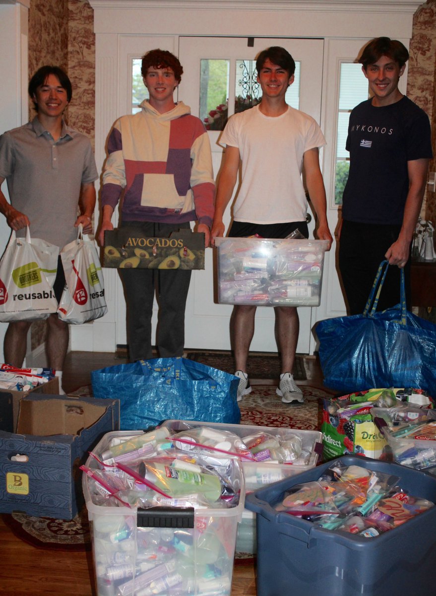 CatchingJoy's tweet photo. @CatchingJoy volunteers spent 2 1/2 hours sorting & assembling nearly 300 Blessing Bags filled with hygiene products (Thanks, @HopeandComfort1) & heart cards to aid Boston-area shelter homes <3 @StSebsNeedham @HersheyCompany @YouthService #seniorserviceproject #youthhavepower https://t.co/bO9DrDklBq