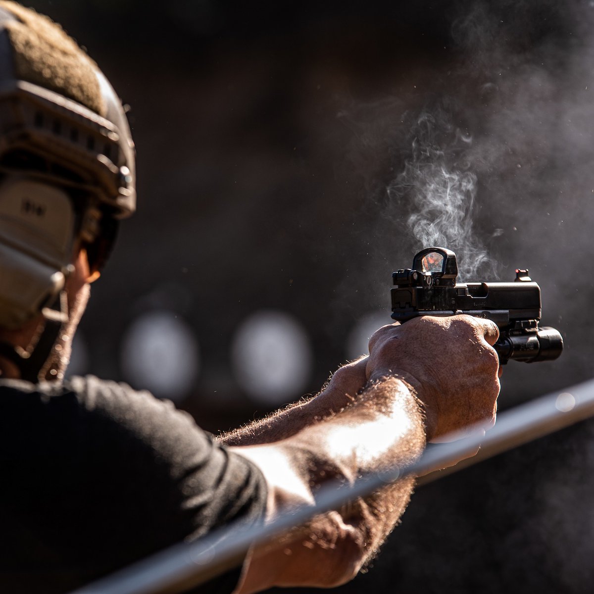 LeupoldOptics's tweet photo. Smoke show. Now available with a 6-MOA dot. #DPPro
Read More: https://t.co/sI1J9D0W55
#leupoldoptics #pewpew https://t.co/uuxOBpWbmH