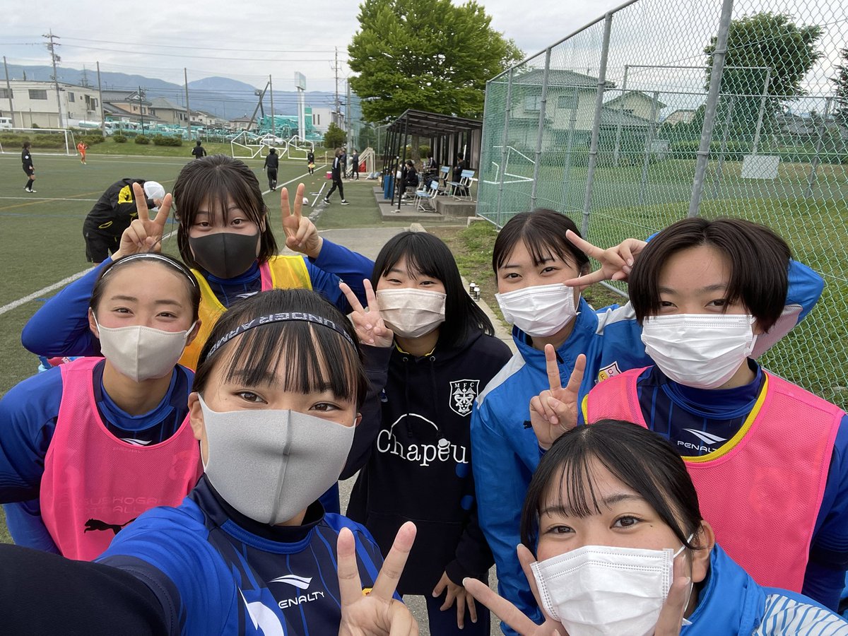 mfcl2012's tweet photo. 週末 北信越リーグ、県リーグに分かれ全選手が公式戦に出場出来ました。(怪我等の選手を除く)

北信越リーグ
松商学園ーアルビレックス新潟レディースU18
前半0-3
後半0-1
合計0-4

県リーグ
松商学園ー箕輪レディース
前半2-0
後半4-0
合計6-0

得点者  そら2  あおい  あいな  ゆいな  めい https://t.co/49mKCOgJqK