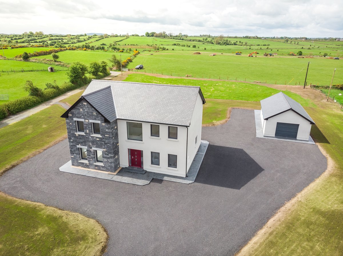 Another stunning Self-Build project completed! Featuring our <a href="/SSQSlate/">SSQ Natural Slate</a> Del Carmen 50x25 Natural Slate Nailed and Hooked for a guarantee to last a lifetime!

#slateroof #slate #naturalslate #roofing
#constructionireland #roof #bluebangorslatecompany
#SSQ #delcarmen