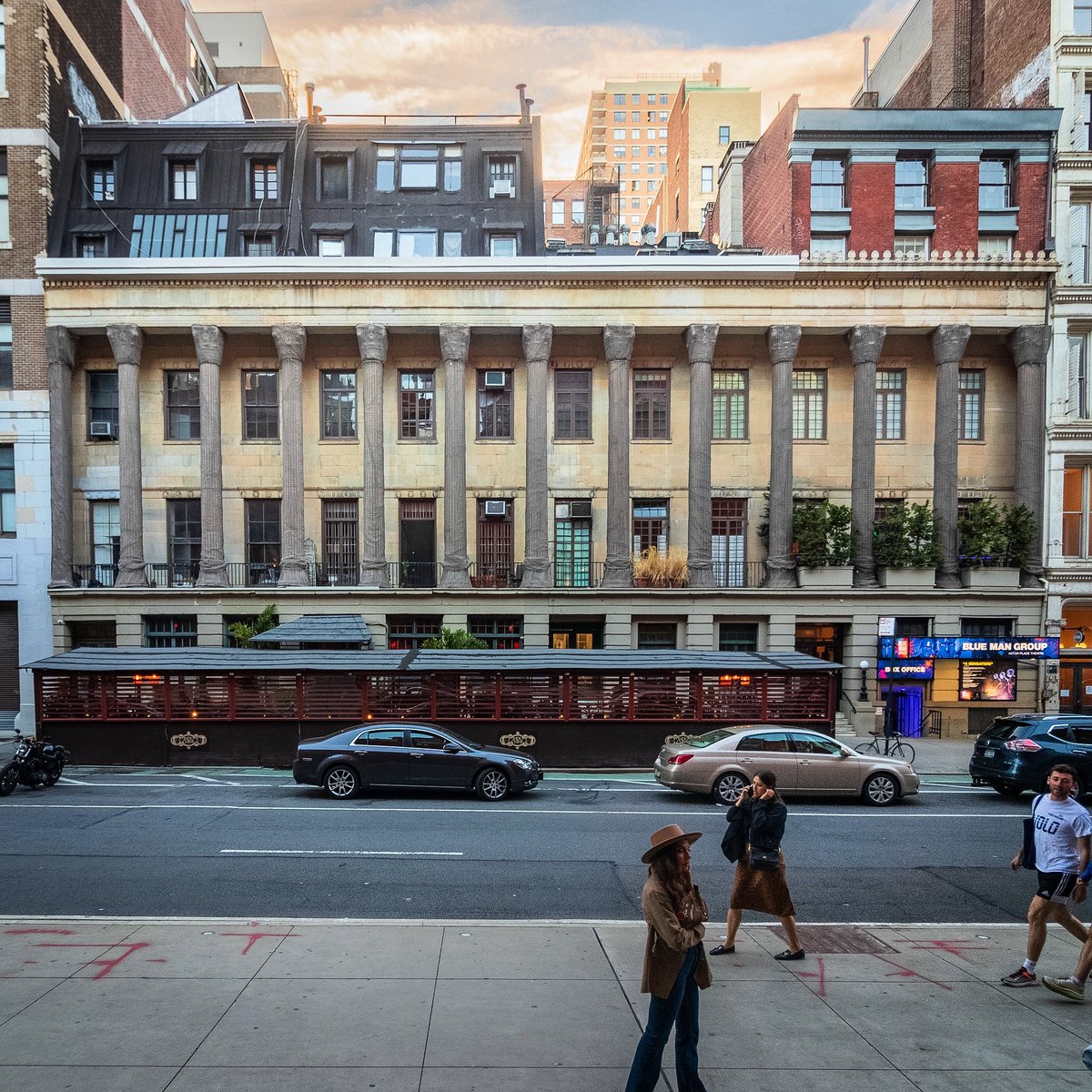 LandmarksofNY tweet media