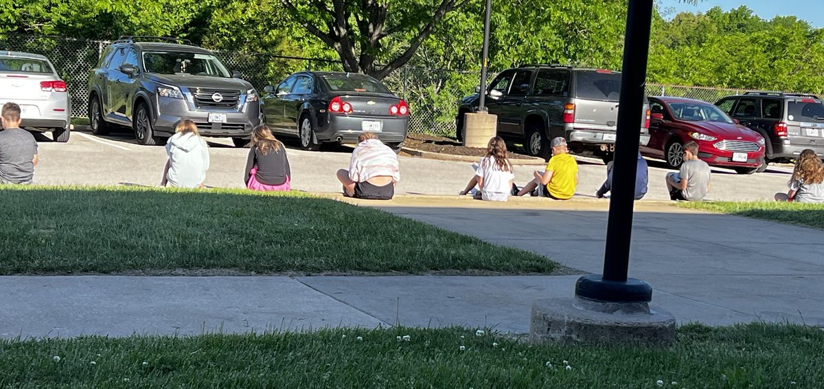 When it’s nice out we take our PRT time outside! ⁦<a href="/WMSTimberwolves/">Wildwood Timberwolves</a>⁩