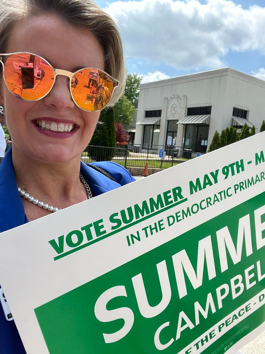VoteSummerAR's tweet photo. If you have driven around Little Rock the past week, you have probably seen me waving signs and encouraging people to vote! It’s important to me that someone running for office be willing to put in the work and show up EVERY DAY. 

HONK if you see GREEN #VoteSummer https://t.co/twSQUJwNf7