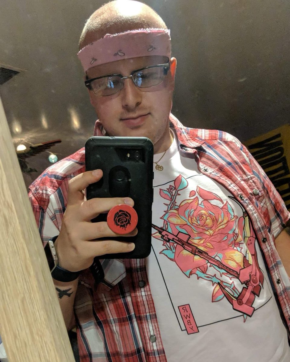 RealDielCosplay's tweet photo. @RTisFashionable Flower power baby! #RTCommunityDay #RTOOTD https://t.co/pz06OCJfYJ