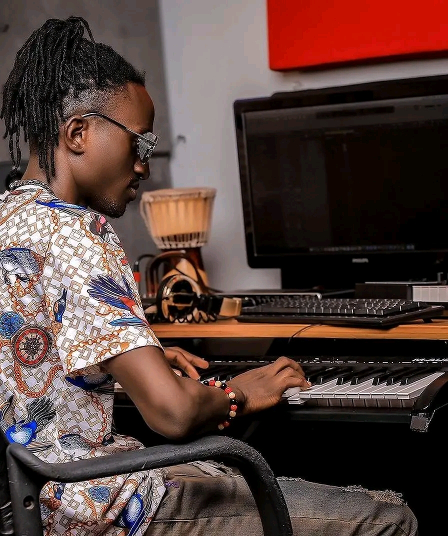 RedPepperUG's tweet photo. I don’t mix bussiness with pleasure-Music producer D’Mario Legend his journey to the top. He adds that he never gets personal time with female clients. It is usually work. Read on;https://t.co/MBIXumKbMl #redpepperug #dailypepper https://t.co/THIUkyPvYQ