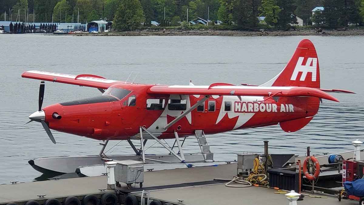 veryboeing's tweet photo. Harbour Air #DHC3T Otter #CFODH Vancouver Harbour https://t.co/VyoCFbhfIr