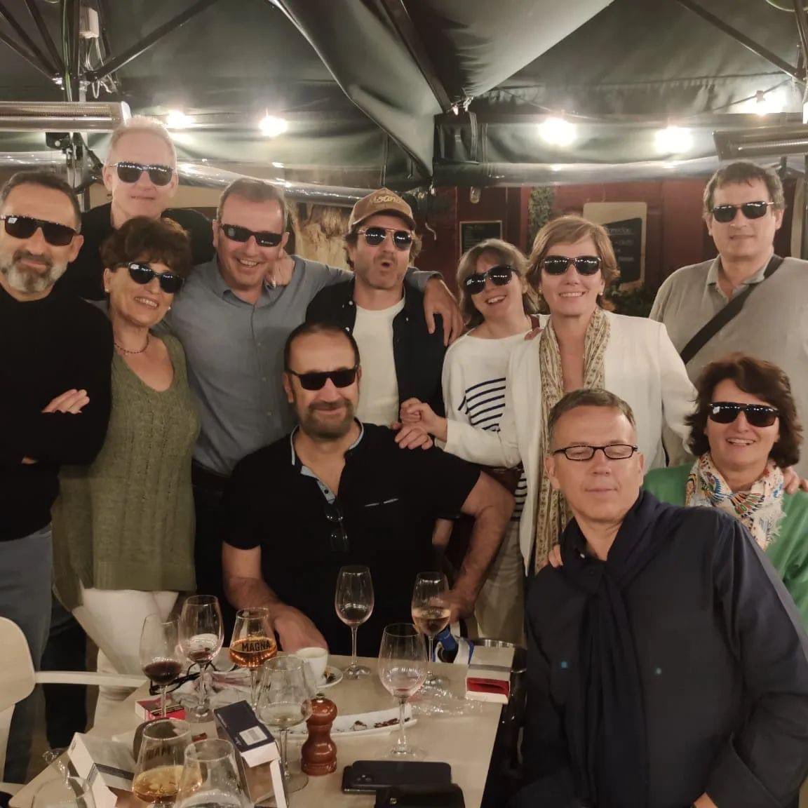 asb_alumni's tweet photo. ASB Class of 1985 social gathering this weekend in Barcelona! 💙

Having an ASB gathering in your local city? Let us know how we can support you!

Once a Lynx, Always a Lynx! @ASBschool 

#ASBalumni
#ASBcommunity
#ASBtogether https://t.co/EtPiXvrWYl