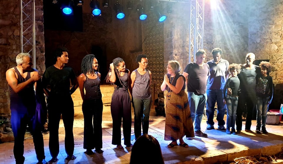 EUinCV's tweet photo. Celebrating #EuropeDay
A great dance performance with the famous 🇨🇻group Raiz di Polon at Convent of XVII century in the World Heritage, Cidade Velha.
The piece 'CVMatrix46' represents an ode to Cabo Verdean culture. The activity was co-funded by the EU.
#NuStaDjuntu 🇪🇺🇨🇻 https://t.co/VFYH6tMPn0
