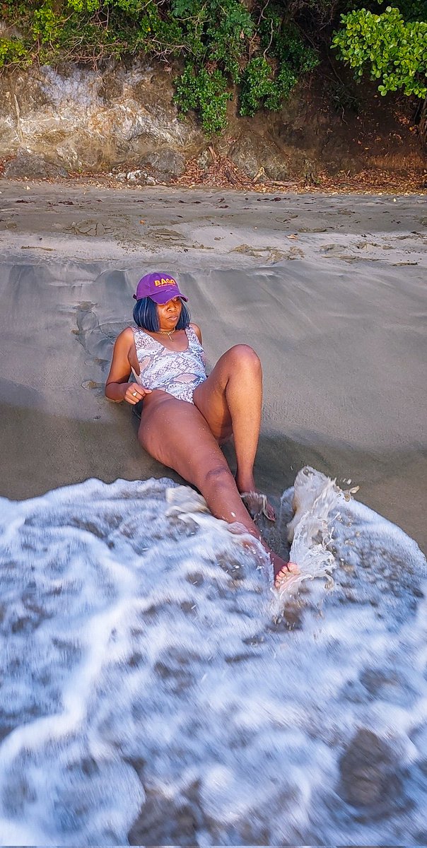 Ms_Toyz's tweet photo. We come in all shapes and sizes but I choose thick.
#weightgain #thighs #thickblackgirls #ThickWoman #KeepingupwithToyz #selflove #SelfCareSunday https://t.co/oV1AJJSMFG