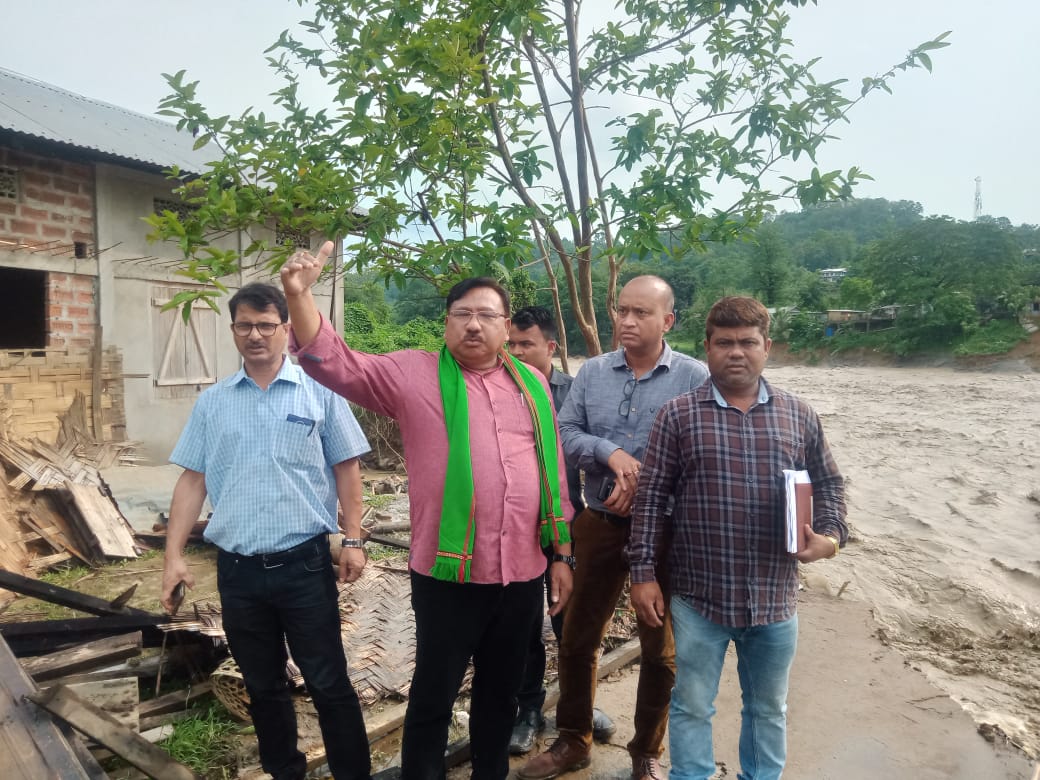 sdma_assam's tweet photo. Revenue &amp; Disaster Management Minister Shri. Jogen Mohan visited flood-affected areas in Dima Hasao district today.

#ASDMA #disastermanagement #flood #assamflood https://t.co/oAFanUEB47