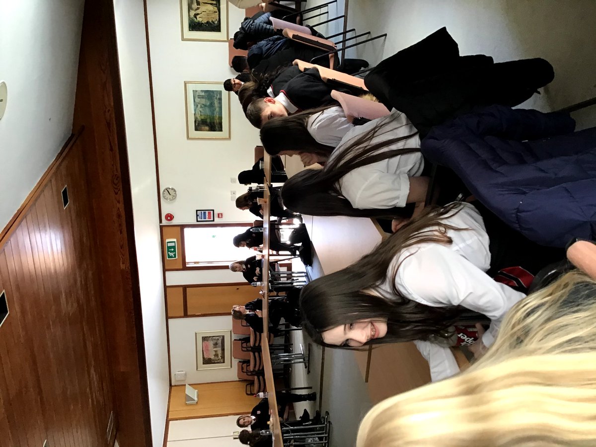 MrsLMorgan2's tweet photo. Our Year 9 students had a fantastic day visiting Jesus College, Oxford, where they were able to watch a performance of The Taming of the Shrew, discuss the meaning of life in a lecture 'taster' session, and tour the beautiful city. Thanks @magl_williams for hosting us! https://t.co/cVJeWRPYos
