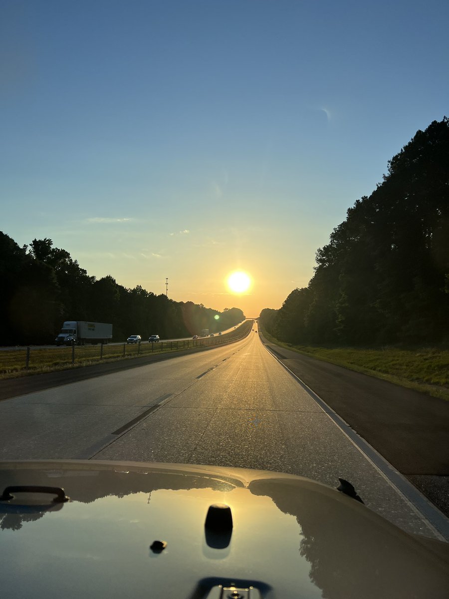 valkyriedawg's tweet photo. @NattyDawgs The view is always better with you #HappyAnywhere #Music #OurPlaylist #HoldYourHand #BallcapBackwards #YourDj #Yours #ShadesOn #GoDawgs #ForTheA https://t.co/c9kXyWjmii
