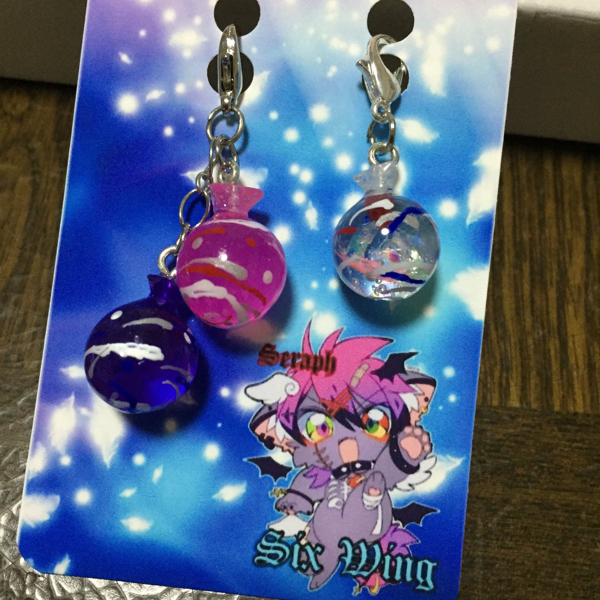 moko_765's tweet photo. #SixWing さんにオーダーした
マスクチャームが届きました‼️
夏を先取り✨
『水風船』&『ひまわり』🌻
とっても可愛い💕
あと「今月誕生日なんです」とお話ししたら…なんと‼️
プレゼントが入っていました✨
しかも、大好きな歯車付き⚙
ありがとうございました☺️
@SixWing_xxx
@tenshino_utagoe https://t.co/HAf5v4D38d