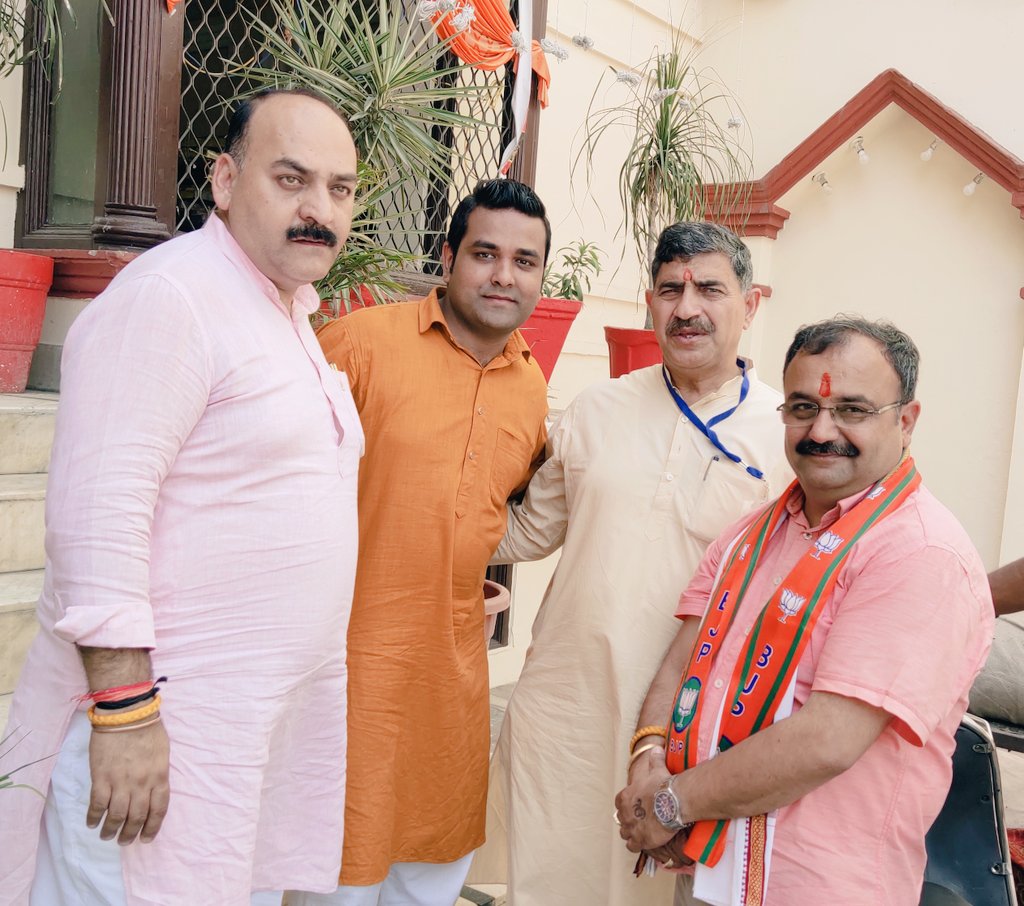 SahilMa00340166's tweet photo. #TODAY_PIC
🌹#BJP_SENIOR_LEADER'S🌹
@mpjugalkishore @BJPmunish @ChVikramR @PMOIndia @tarunchughbjp @KavinderGupta @Keshavchopra007 @PriyankaJkP @narendramodi @pooja_khajuria @BJPMM4Jammu @bjpnehamahajan @pardeepmahotra @GouravPargal @dikshantBJP @ImRavinderRaina @KerniPraveen https://t.co/GlgtZV7omw