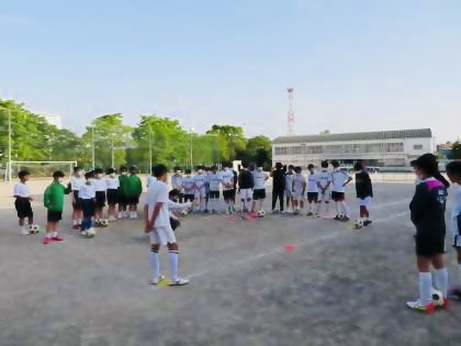adachi_14's tweet photo. 1年生も本入部し、皆さん頑張っています
(写真:バスケ部、サッカー部、陸上部) https://t.co/bGQp2wve5u