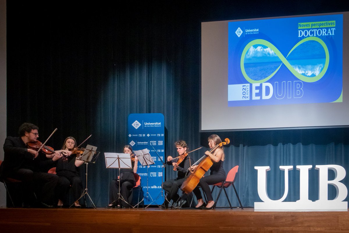 UIBuniversitat's tweet photo. 🎓🎂 Avui l'Escola de Doctorat de la UIB ha celebrat el seu 10è aniversari amb un acte que ha volgut fer un reconeixement a tots els doctors i doctores que s’han format durant aquests 🔟 anys! #EDUIB

🔗 https://t.co/I2qYEQT3fY https://t.co/6dYtHOKOBx