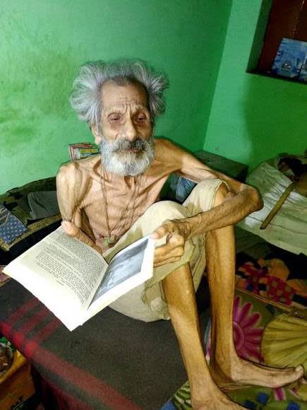 Bharatvidya1's tweet photo. Pundit Kedar Nath Vyas. The last of the Vyas parivar who kept the fight of Gyanwapi alive in court and in collective memory of hindus. He single handed my didnot let Muslims do namaj in the masjid at gyanwapi at the fateful day of 15 august 1947. Legend. https://t.co/5v9LLztJap