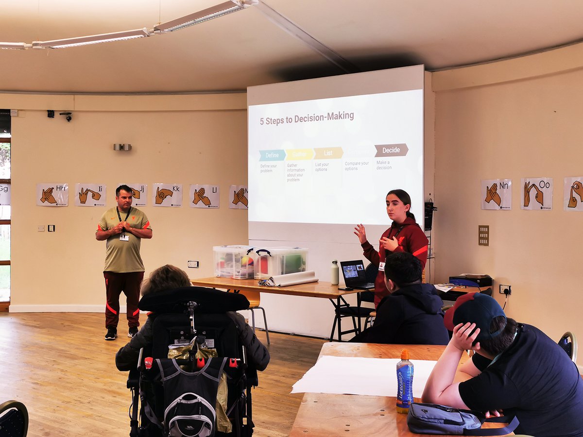 GreenbankColl's tweet photo. @LFCFoundation is delivering a 7 week pathways programme, on employability and citizenship to our students. Lot's of fun activities for our students in the next coming weeks!  #lfc #liverpool #greenbank #citizenship #vocationalstudy https://t.co/C1MzU6p6K3