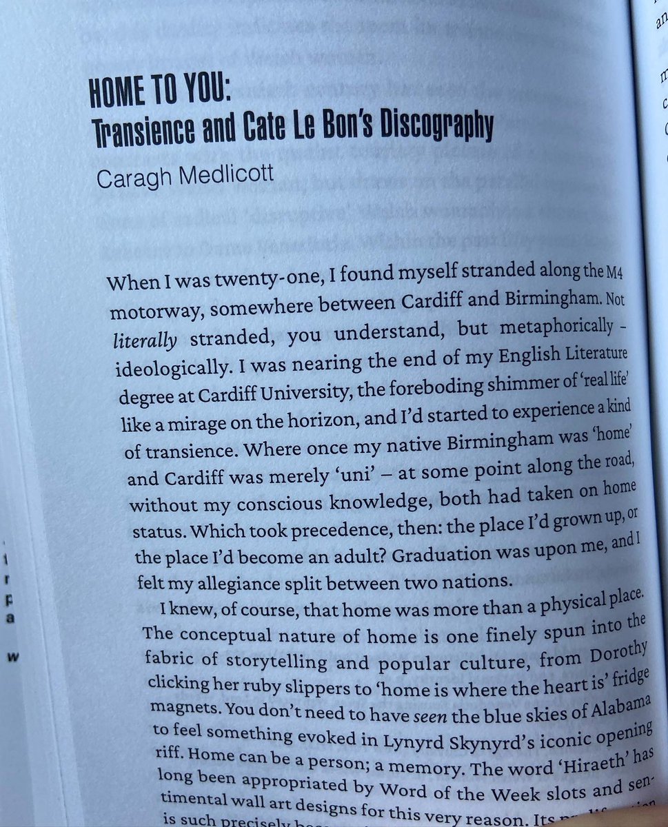 Just received my copy! Delighted to be included (I wrote about Cate le Bon, naturally) - can’t wait to dig into the vast array of essays, memoirs, travelogues &amp; artist profiles

Plus, when Michael Sheen says it’s good, you know it’s good. 

Get yours here uk.bookshop.org/books/home-to-…