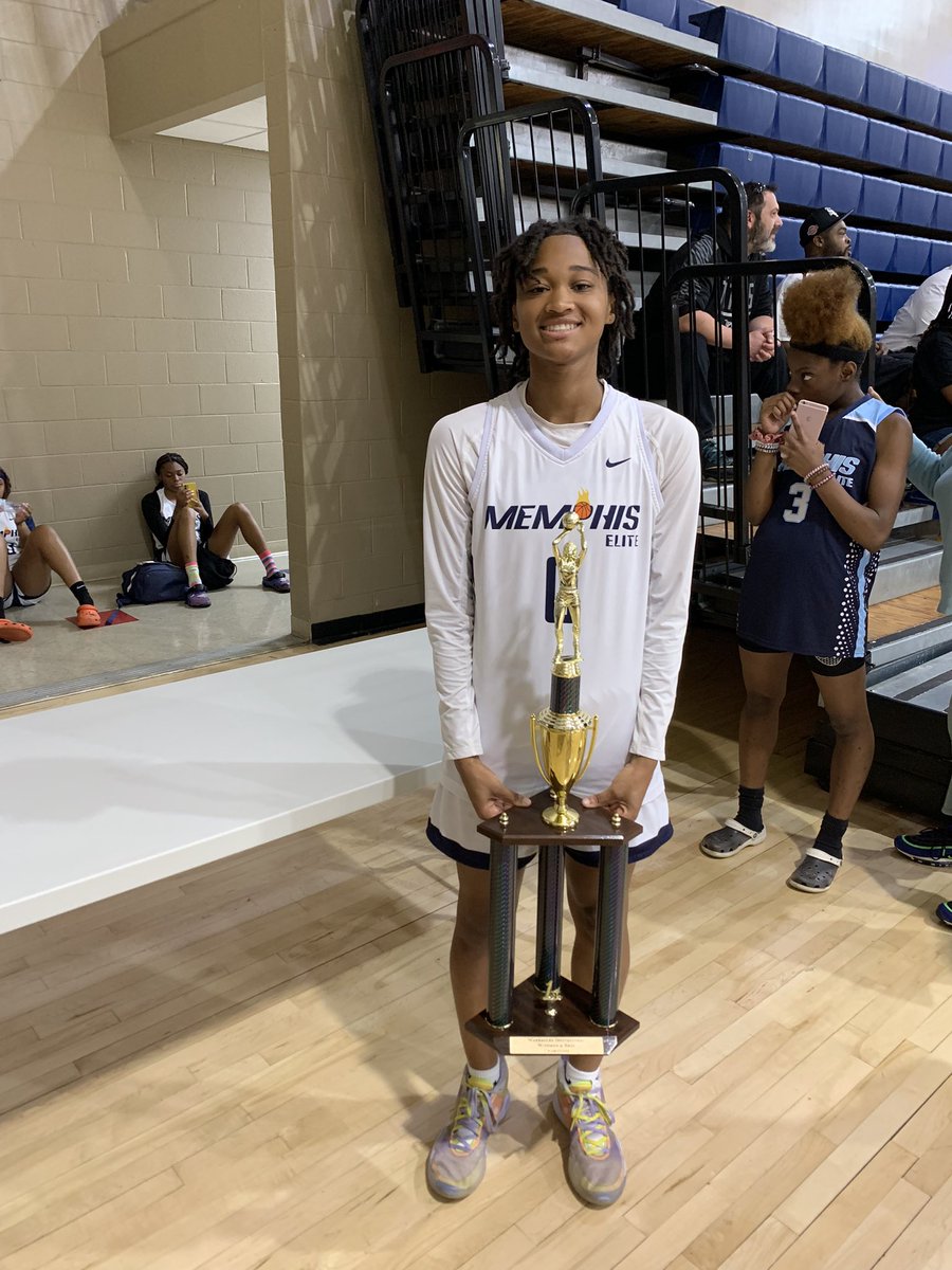 Tiana_Faulkner_'s tweet photo. Congratulations baby girl on being selected to represent Mississippi in the Mississippi vs Louisiana Allstar Game. You keep working hard and reaching for the stars. The sky is the limit. Love you @malashaaa_ https://t.co/69tpLaBdIB