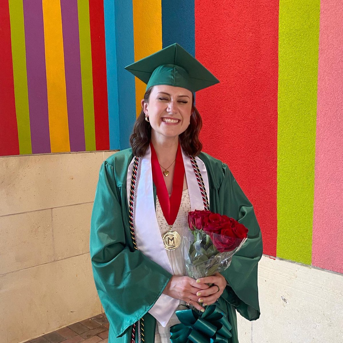 meredith_holser's tweet photo. she’s a graduate! #unt22 https://t.co/1q6Rc9ZbJE
