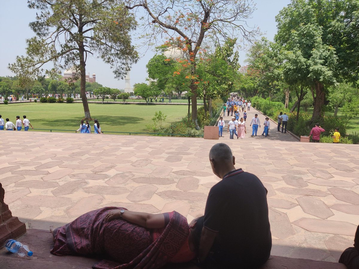 prakritea17's tweet image. Mom &amp;amp; Dad: A love story 💕