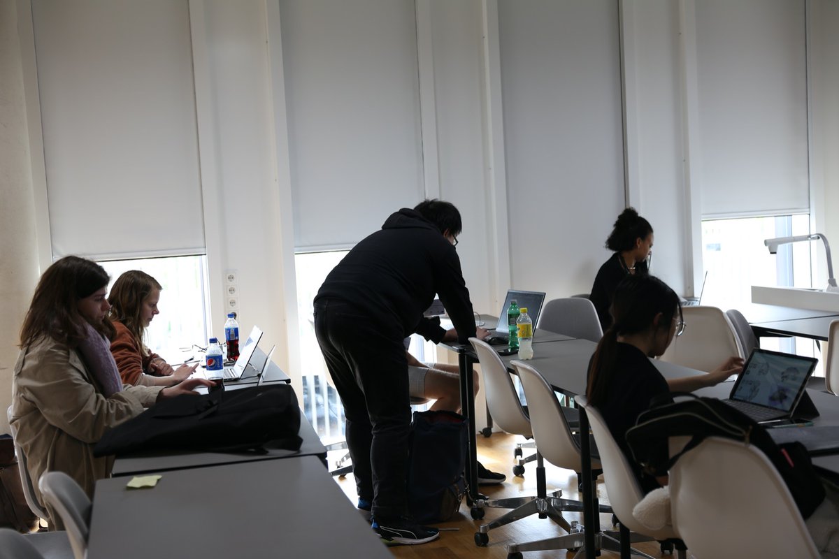 HBP_Education's tweet image. Time for parallel hands-on sessions!
Participants can learn about 
🧠 Browsing #atlases online
📊 #datasharing
💻 Using the #PyNN library on @EBRAINS_eu or
🟢#Computational workflows in #EBRAINS