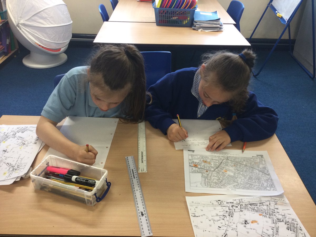 LSTClass07's tweet photo. Class 7, Year 3 have been using maps to look at the local history of Leigh focussing on the cotton mills in the area.#STPSHISTORY https://t.co/zLla87f10N