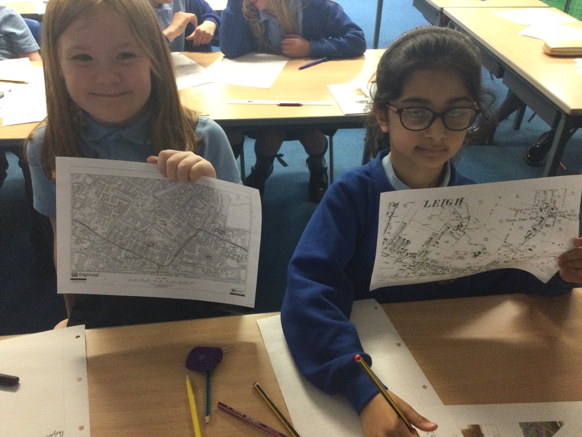 LSTClass07's tweet photo. Class 7, Year 3 have been using maps to look at the local history of Leigh focussing on the cotton mills in the area.#STPSHISTORY https://t.co/zLla87f10N