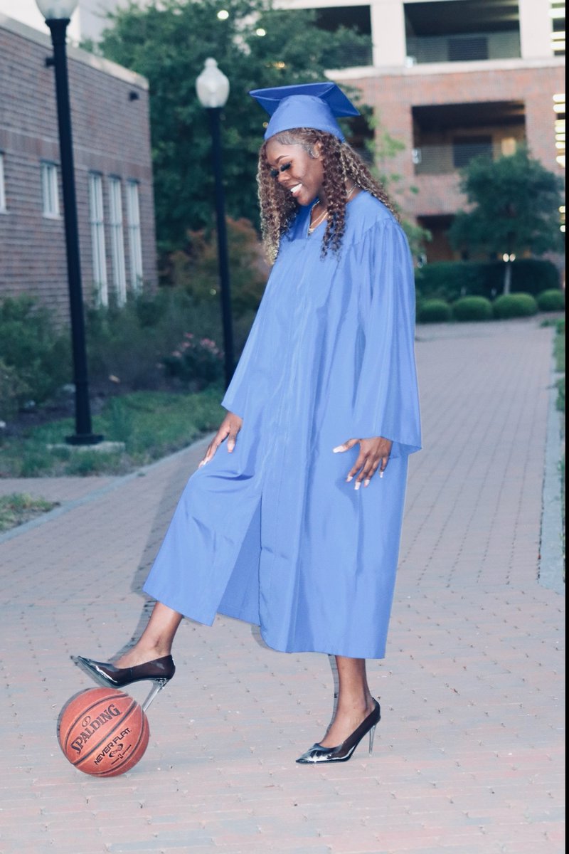 gbags22's tweet photo. Congratulations to @monihoops23 on graduation from cape fear cc. https://t.co/zphuB4DUQf
