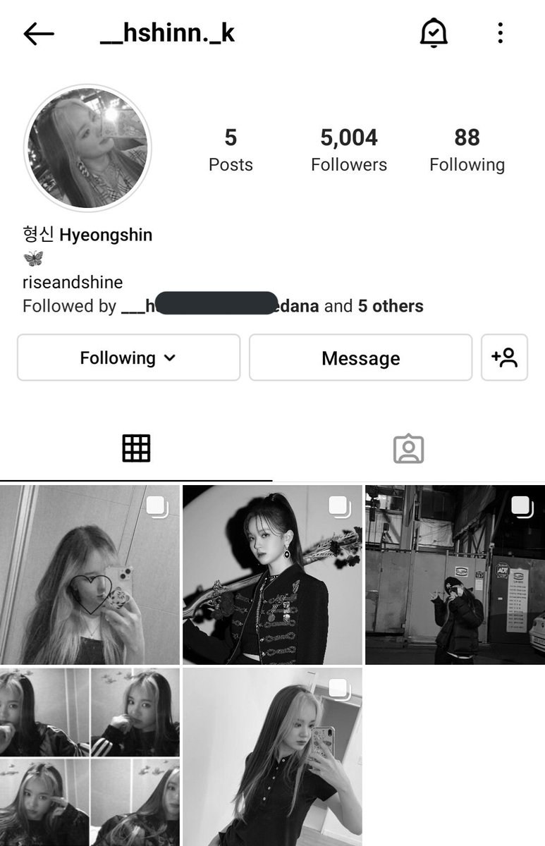 h_issue7's tweet photo. ↴ #HOT_ISSUE  #핫이슈
#Hyeongshin deactivated her instagram account 

i hope she's doing good 💗* https://t.co/Y06cws1zVo