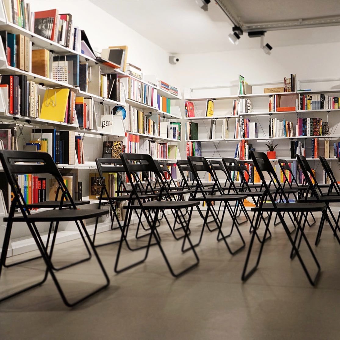 SAHA_Istanbul's tweet photo. #SAHAStudio opens its doors on 25 May 2022 with the end-of-term presentations of the resident artists.
The works of Eser Epözdemir, Berat Işık, Ali Miharbi, İz Öztat, and TUNCA can be visited between 25 and 28 May 2022, form 12 to 7 pm. https://t.co/hXqejbdaZc