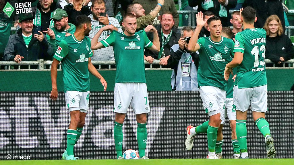 wistorie's tweet photo. ⚽️ 4. Spieltag: #KSCSVW 0:0
Schiri Dankert verweigert #Werder zwei klare Elfmeter und nutzt auch den VAR nicht. Nullnummer im Wildpark.
⚽️ 5. Spieltag: #SVWFCH 3:0
Neuzugang Marvin Ducksch schießt #Werder gegen Hansa per Doppelpack zum ersten Heimsieg seit Februar. ✋😛✋ https://t.co/VByrjwcoUP