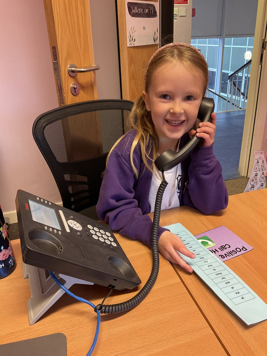 BoghallPSch's tweet photo. What do you get for working super hard on your tricky words?β¦.. A #PositivePhoneCall home - thatβs what! βοΈβοΈβοΈ https://t.co/1dlY8Ssx2h