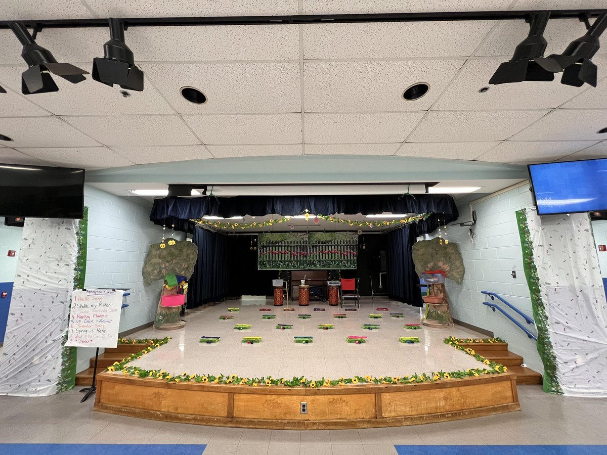 christinatucf's tweet photo. We are all set for the spring themed concert with our @EndeavorES_OCPS ESE Music Enrichment class. We cannot wait to show you what else these students can do today at 2:00pm
We will be live streaming via YouTube here: https://t.co/J4yQdh2wvH #ocpsArts #ThePlaceForYou @SWLC_OCPS https://t.co/UWheCEuYe6