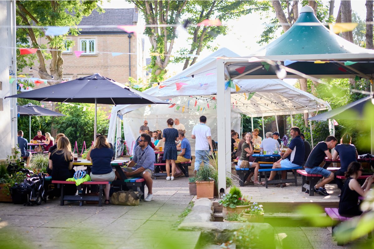 TOMORROW - COME TO CYCLOX'S IN-PERSON SOCIAL!
Tuesday 17th May
7:00-9:00pm
White House Community Cafe Bar and Kitchen (garden)
38 Abingdon Rd, OX1 4PD 
After 2 years of online meetings, it's time to meet each other face-to-face. All welcome. Open to all, whether a member or not.
