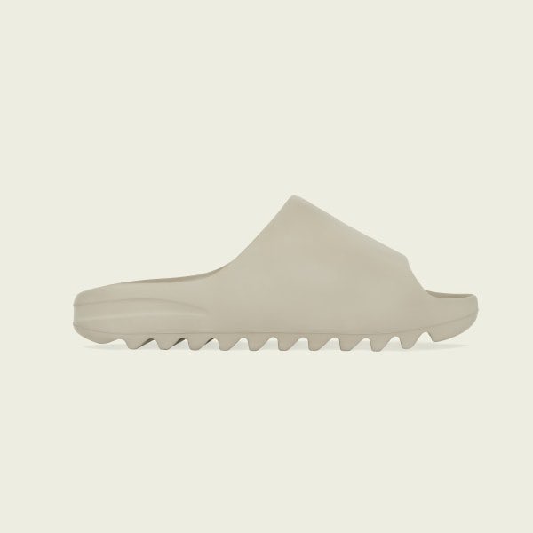 ReneeLincoln's tweet photo. YEEZY SLIDE ADULTS is dropping on CONFIRMED. Sign up now. #adidasconfirmed https://t.co/gWfsabCEb0 https://t.co/EuZBahuXkb