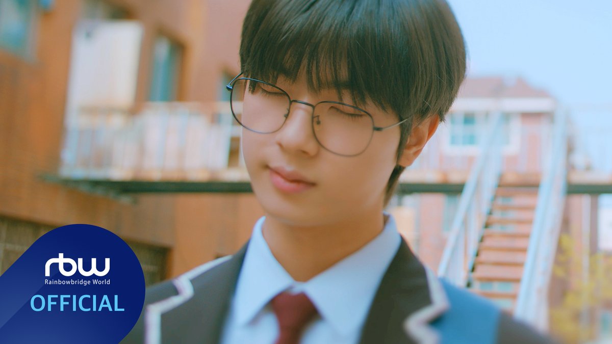 official_ONEWE's tweet photo. [#ONEWE]

🔹 CONCEPT FILM 🔹
▫ KANG HYUN ▫
🔗 https://t.co/nGhXg0gY3M

2022.05.20 6PM RELEASE✔

#원위 #강현 #KangHyun 
#룸메이트 #시간을_담은_작은_방 https://t.co/smwcgoK4zR