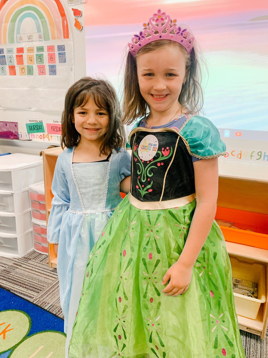 _teachitwright's tweet photo. [ Q ] is for Queen and King Day! 👸🤴❤️ #ABCcountdown2022 @ayerelementary https://t.co/HnGY97F94q