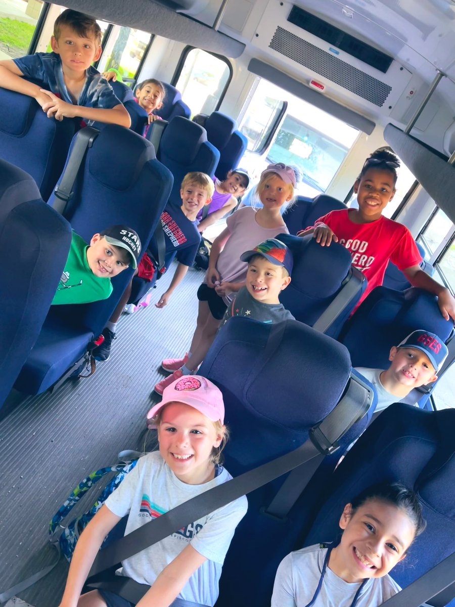 mmfshults's tweet photo. big big smiles for our first grade COE adventure today! @gsesdallas @CoeGses #1FGSES ☀️⛰ https://t.co/Ifz6jztS6r