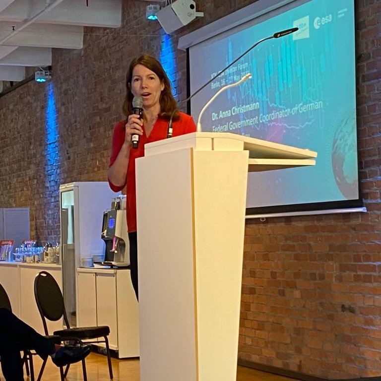 ESABICBavaria's tweet photo. Opening Keynotes "Your Business by Space" from the #ESAInvestorForum by:

🎤Dr. @AschbacherJosef, GD of @ESA, 
🎤Dr. @annachristmann @DLR_SpaceAgency 
🎤René Kleeßen of @DLR_de 
🎤@ElodieViau of  ESA

oin us: https://t.co/vBOzou1H0A https://t.co/8uLPzToSqf