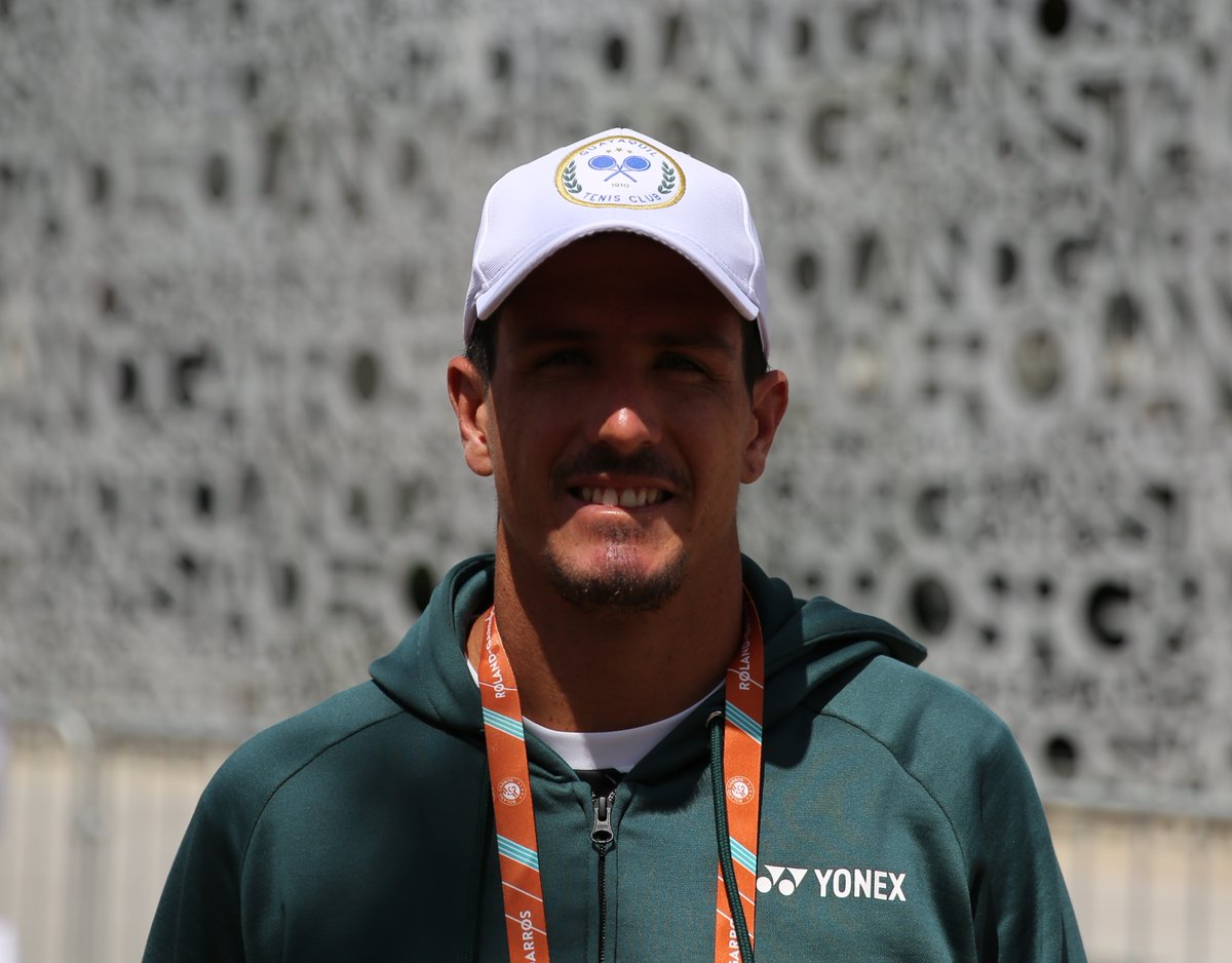 kennycastrog's tweet photo. Mañana martes 10h00 (03h00 ECU) cancha 10 el duelo entre el ecuatoriano #EmilioGómez (149) vs el neerlandés Tim Van Rijthoven (202) por la 1aR qualy #RolandGarros
Para clasificar los tenistas deben ganar 3 partidos.
Info por @gyetenisclub
#NuestroClubNuestraCasa #TenisClub #GTC https://t.co/AQyCHUB4fU