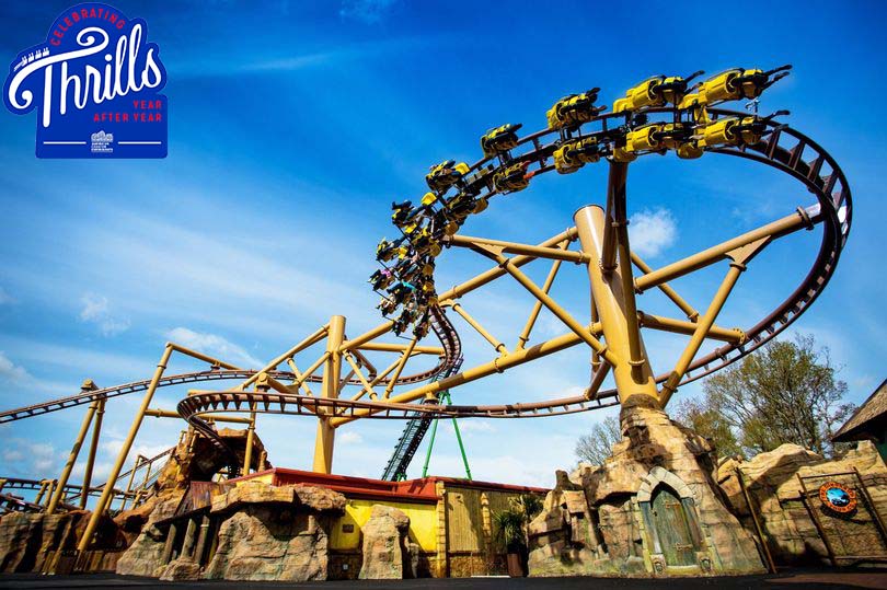 ACEeuroperegion's tweet photo. Happy 6th birthday to Velociraptor and Flight Of The Pterosaur at @PaultonsPark Park
This family boomerang and family suspended coasters opend on 17-05-2016 and are built by #Vekoma
#Rollercoasters #PaultonsPark #RideWithACE #ConnectedByCoasters https://t.co/kVWSXNE2WB