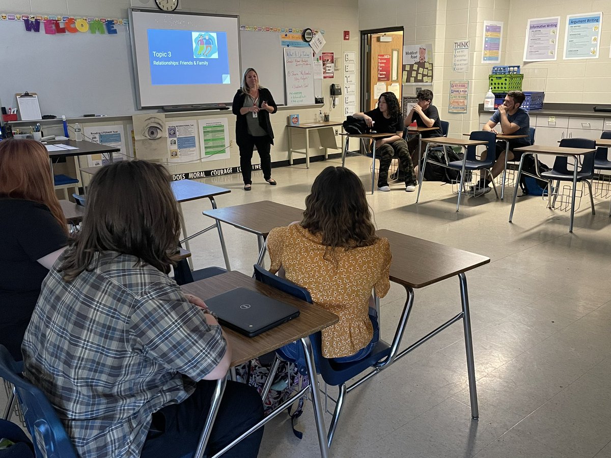 LimaBoyle's tweet image. Thanks to our student support counselor, Mrs. Cone, for visiting our grade 9 advisory to share information and strategies to help ensure healthy relationships. #oakerpride #assertivecommunication @CoventryOakers @OakerGuidance @CHSTheEntry