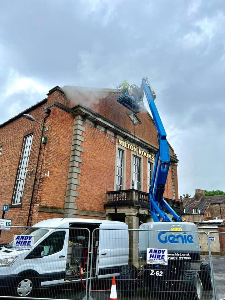 TheMiltonRooms's tweet photo. If you’re in the Market Place wondering what’s happening? The Milton Rooms are having a long overdue bath. Can’t wait to see the end result. https://t.co/WpoTErtvEB