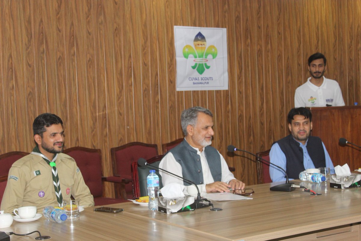 CUVASScouts's tweet photo. Vice Chancellor Prof. Dr. Sajjad Khan's guiding the Scouts......
What are Scouts? What the role of Scout in Pakistan/world's? ....
#CUVAS 
#CUVAS_Scout
#scouts #Scouting #girlguide #scoutboys https://t.co/ocQxzWAP2p