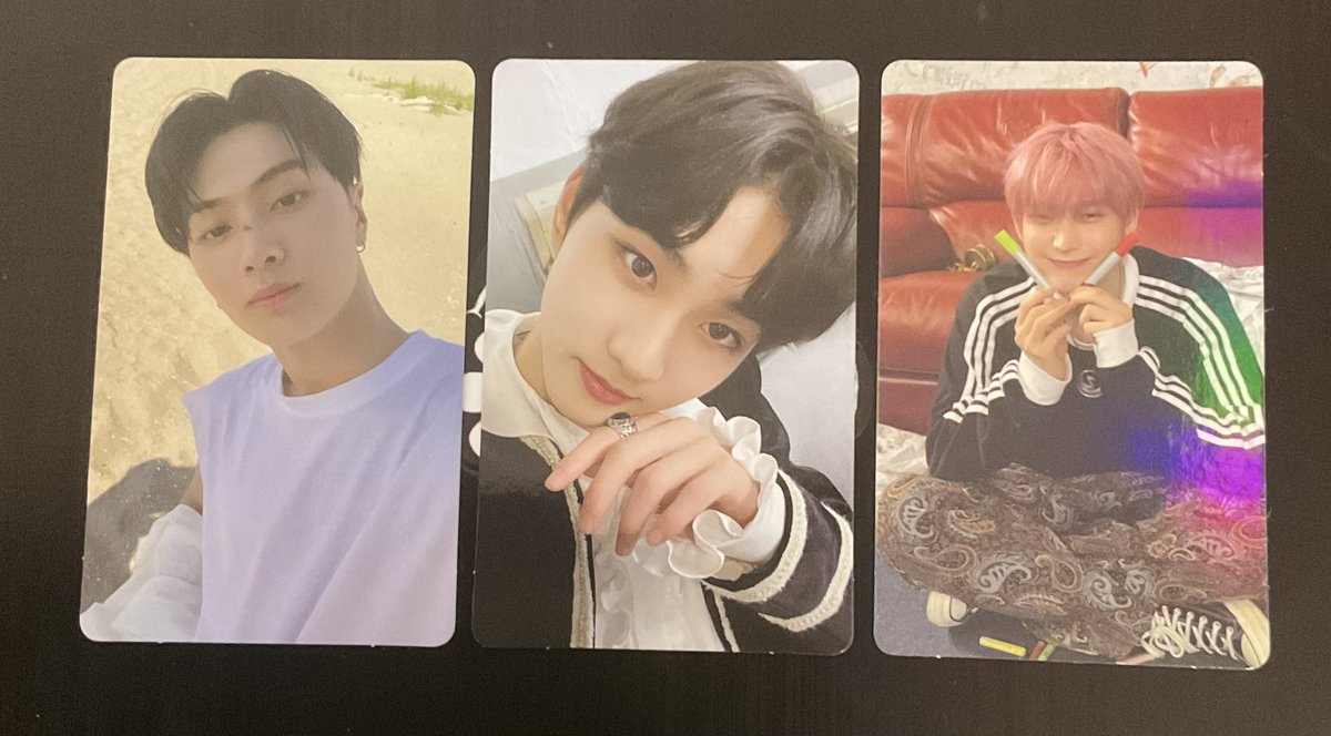 ynggggggggy's tweet photo. These came home from the mail today! Jungwon dusk ring black, Jay sugat, &amp; Sunoo Charybdis holo. Thank you sooo much @WONSHIEpart1! They arrived safely. This is what i did to the freebies you gave me— I put the stickers at the back of my old phone. Thank you! 🥺🤍#ralphproofsss https://t.co/yNWK5Gj7VQ