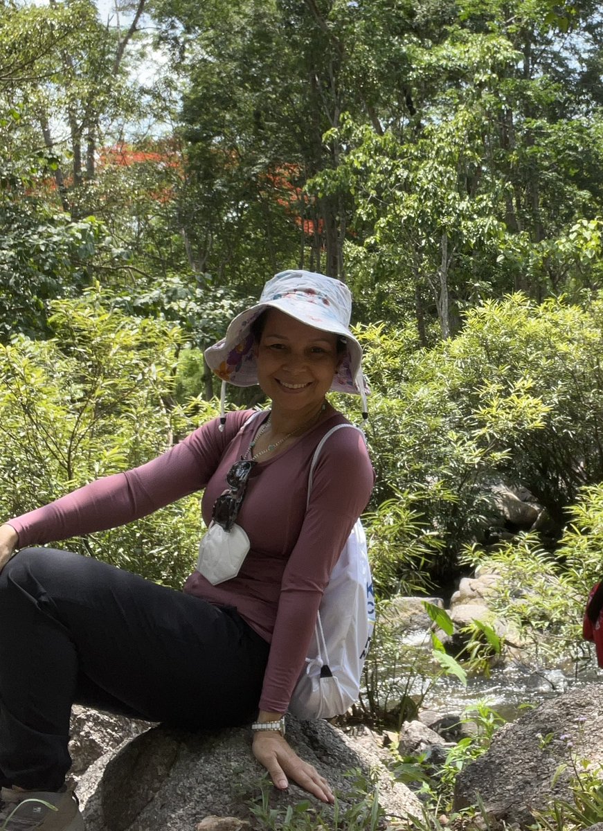 Worldcitizensu1's tweet photo. I really like being active. Nothing like the great outdoors, the feeling of the sun, breeze and sweat 😅. Sweaty sports are my ‘thing’ tennis 🎾, running 🏃‍♀️, hiking 🥾Let’s follow and support each other #fitnessgirl #active_now #movementforhealth #funrun #menopauserelief https://t.co/rRKzru6nN6