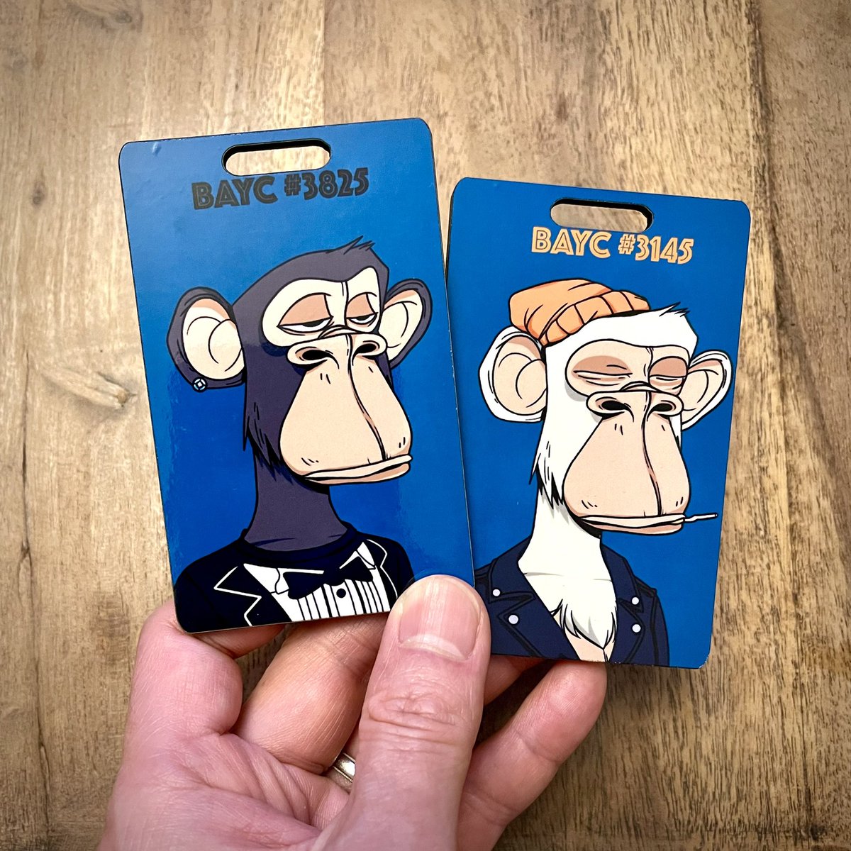ArtKaroon9's tweet photo. About to take a flight…what happens to my luggage with these new tags on them? #BAYC @BoredApeYC @OKesBoss https://t.co/h62DLYf4K9